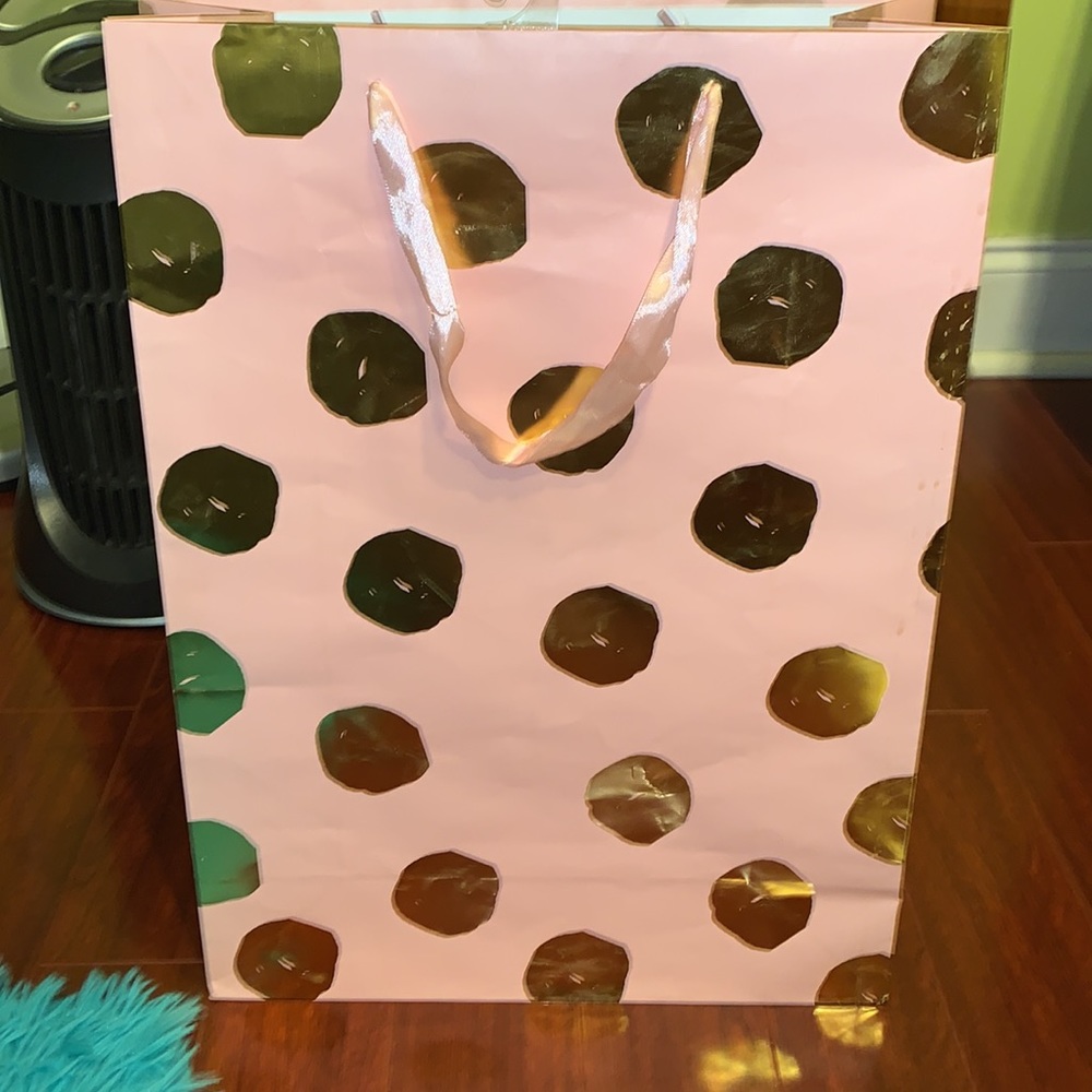 3 hallmark gift bags - Picture 11 of 14